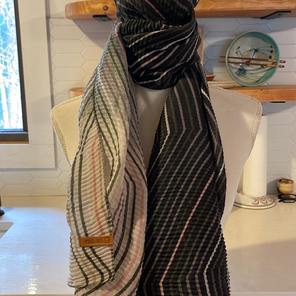 Pikolinos Ombre Chevron Scarf